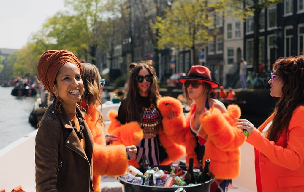 Koningsdag feest in amsterdam